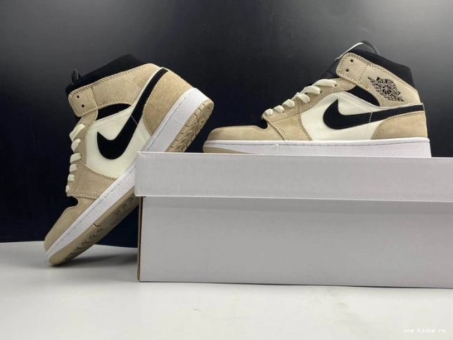 Cheap Jordan Air Orange' 1 -800 'Barely BQ6472 Mid 0822